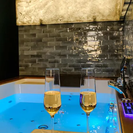 아파트 Experience Avec Balneo Sauna Et Clim